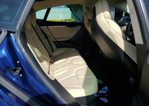 2017 Tesla Model S z USA, uszkodzony, nr VIN 5YJSA1E16HF203050